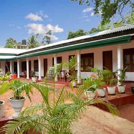 Dula Lake Resort Anuradhapura Zewnętrze zdjęcie